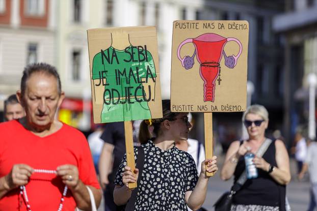 Zagreb: Održan protuprosvjed moliteljima na Trgu bana Josipa Jelačića