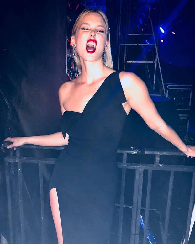 FOTO Kakvo tijelo ima Bar Refaeli, a ni badić joj nije loš...