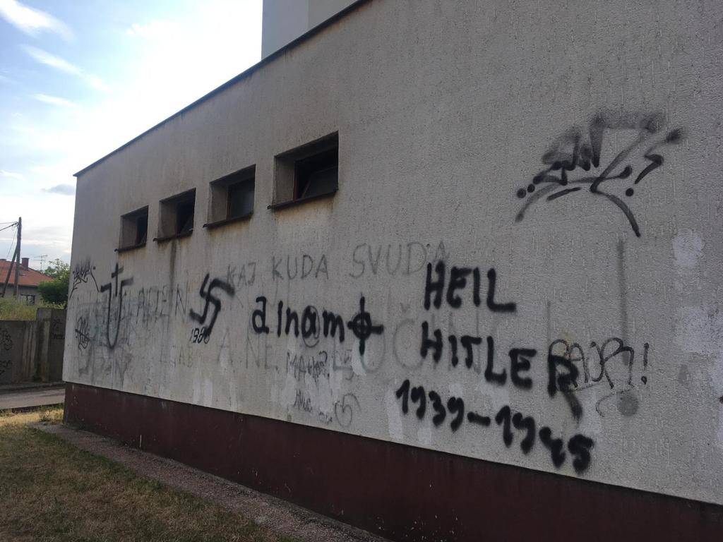 Grafite s ustaškim porukama u Velikoj Gorici ekspresno uklonili