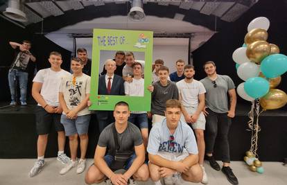 Zagrebačka županija nagradila 243 učenika koji su bili pri vrhu liste na državnim natjecanjima