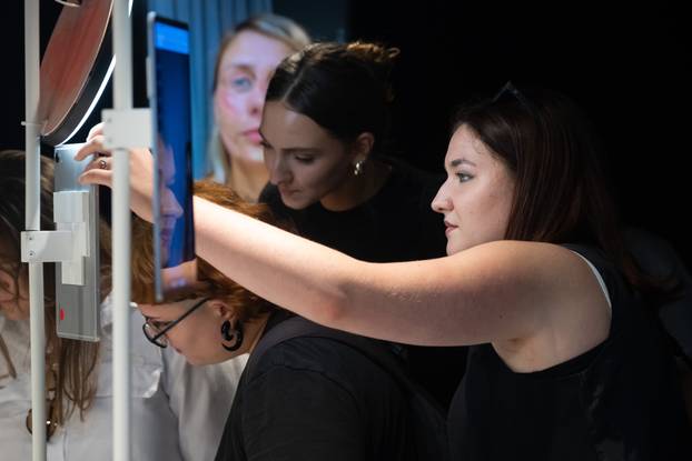 Zagreb: Otvorenje izložbe Skin(s)care - između njege i nasilja