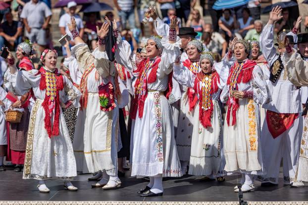 Svečana povorka 58. Đakovačkih vezova
