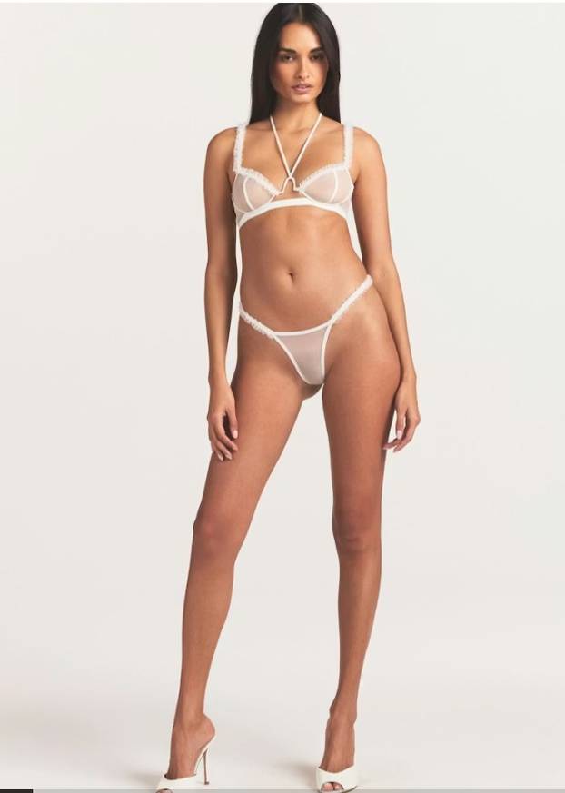 FOTO Golišave mladenke po mjeri Kardashianke: Pogledajte kolekciju koja veo nosi na tange