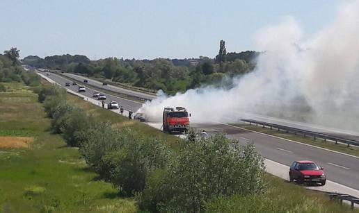 Autocesta A4: Zapalio im se auto u vožnji, nema ozlijeđenih