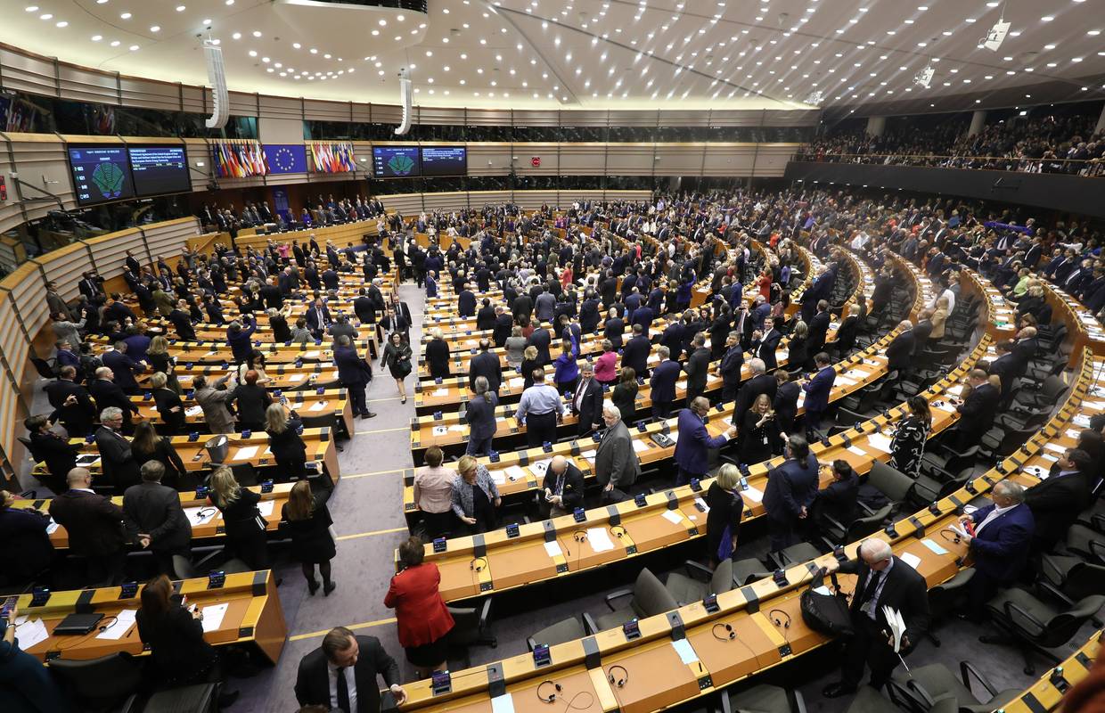 U Europskom parlamentu su izglasali sporazum o Brexitu