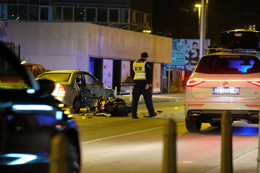 Prometna nesreća između motora i osobnog vozila u Ulici Donje Svetice