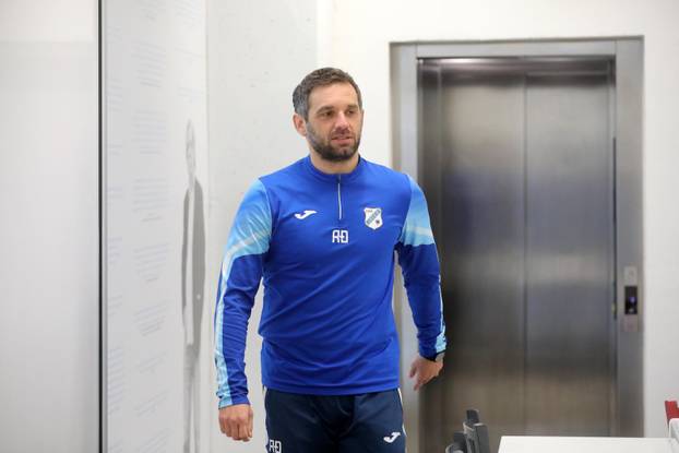 Rijeka: Trener Đalović i igrač Devetak na press konferenciji HNK Rijeke.