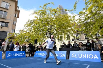 FOTO Goran je zaigrao tenis s tavom i kuhačom usred Zagreba