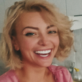 FOTO Ella pokazala kako pe&ccaron;e burgere u &ccaron;ipkastom grudnjaku i tangicama: 'Koja si ti bomba'