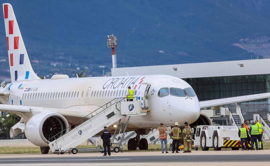 Split: Avion Croatia Airlinesa izletio sa staze
