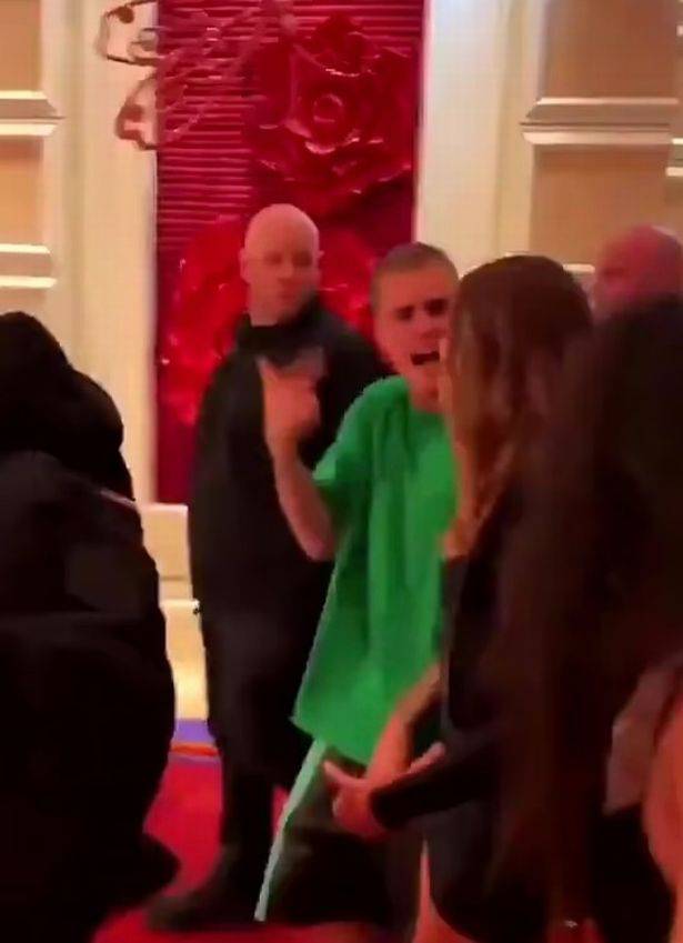 VIDEO Justin Bieber snimljen je kako viče na svoju ženu, fanovi ga brane 'To je zbog adrenalina'