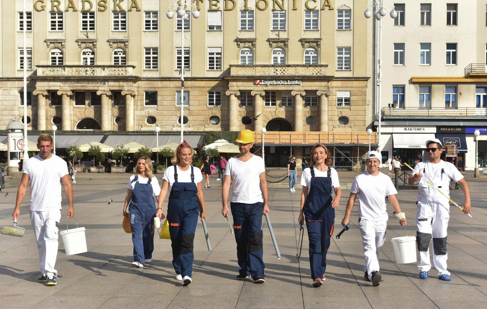 Zagreb: Performans glumaca kazališta Moruzgva uoči premijere predstave "Majstori"