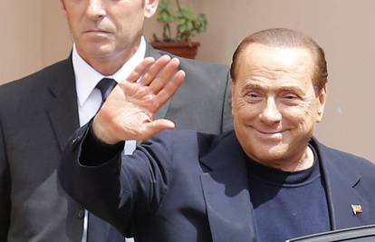 Silvio Berlusconi se kandidira na izborima unatoč zabrani