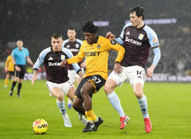 Wolverhampton Wanderers v Aston Villa - Premier League - Molineux Stadium