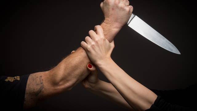 Krvava svađa u Dubrovniku: Partnera ubola nožem u trbuh