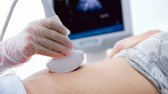 U početku trudnoće 25 posto žena ima lažnu mjesečnicu