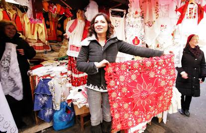 Faca s placa: Nina Badrić na Dolcu je prodavala stolnjake