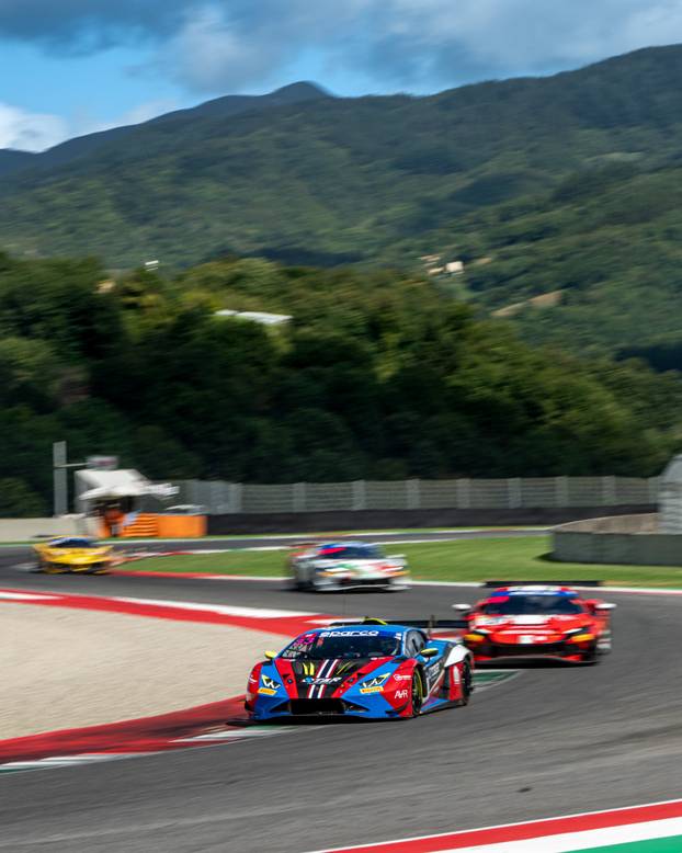 FOTO 24sata na utrci u Italiji. Pogledajte spektakl s hrvatskim vozačem za volanom Huracana