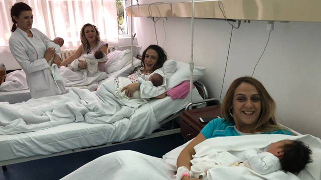Tri sestre rodile su na isti dan: 'Hrabrile smo se i u trudovima'