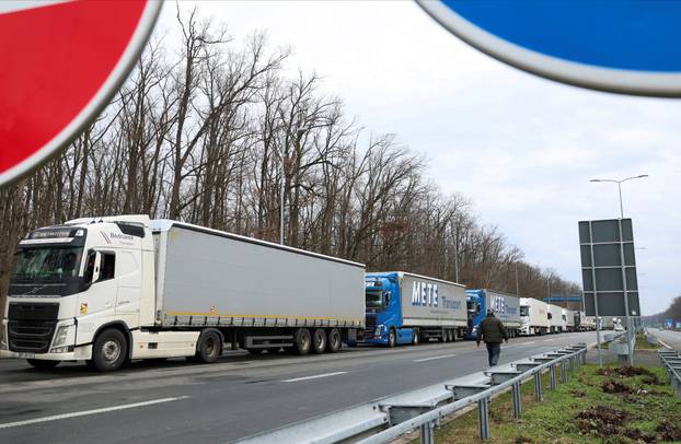 Truck drivers and transport union representatives protest at the Serbia-Croatia border crossings