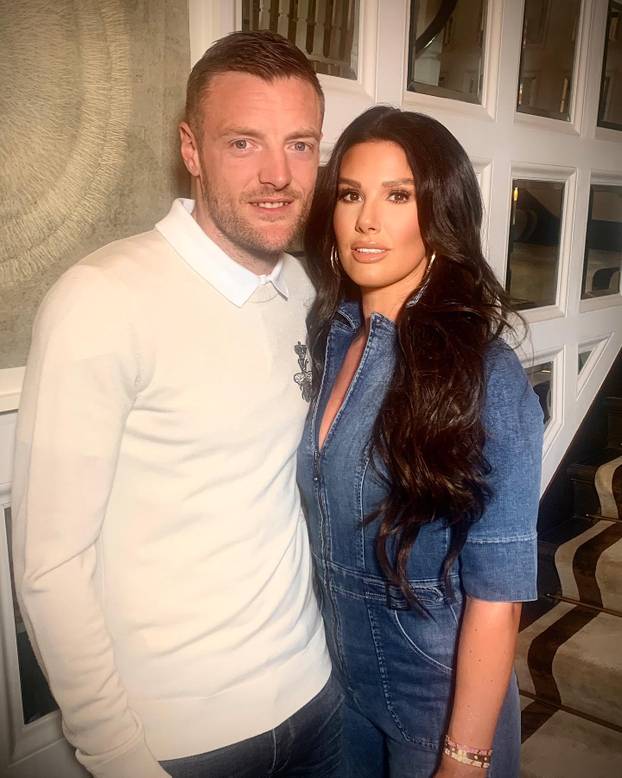 FOTO 'Kraljica sponzoruša' fotkala se potpuno gola: 'Ti si majka, razmisli o svojoj obitelji'