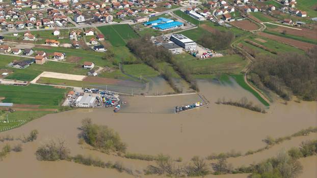 Na području Gračanice proglašeno je stanje neposredne opasnosti od poplava uslijed obilnih padavina