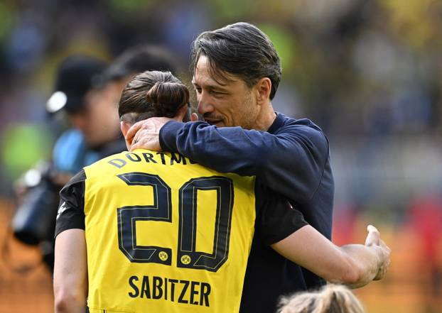 Bundesliga - Borussia Dortmund v Holstein Kiel