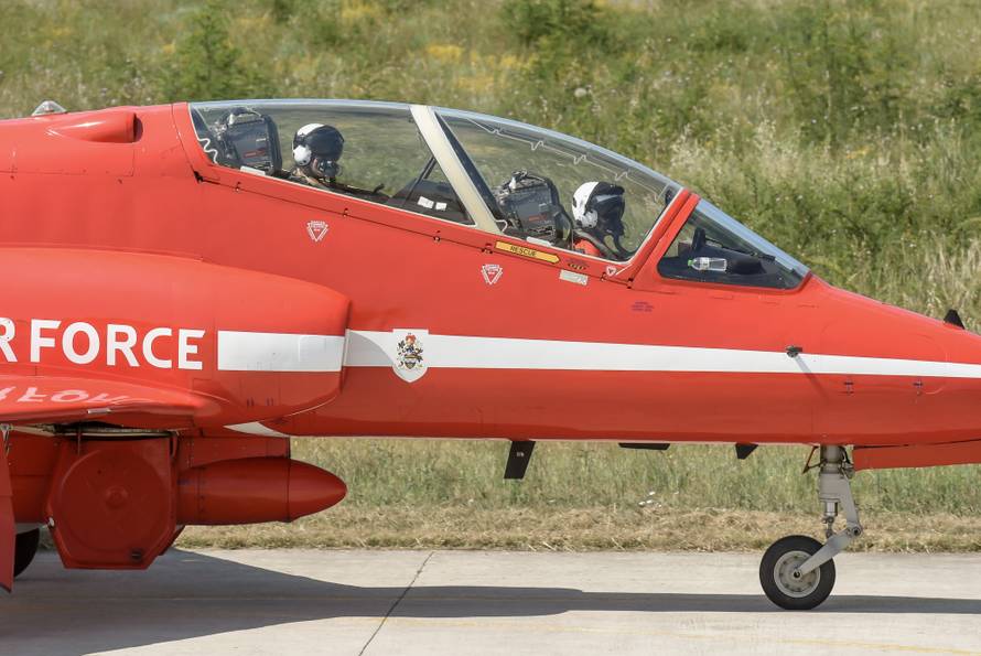 Kraljevska grupa Red Arrows posjetila je naša Krila Oluje