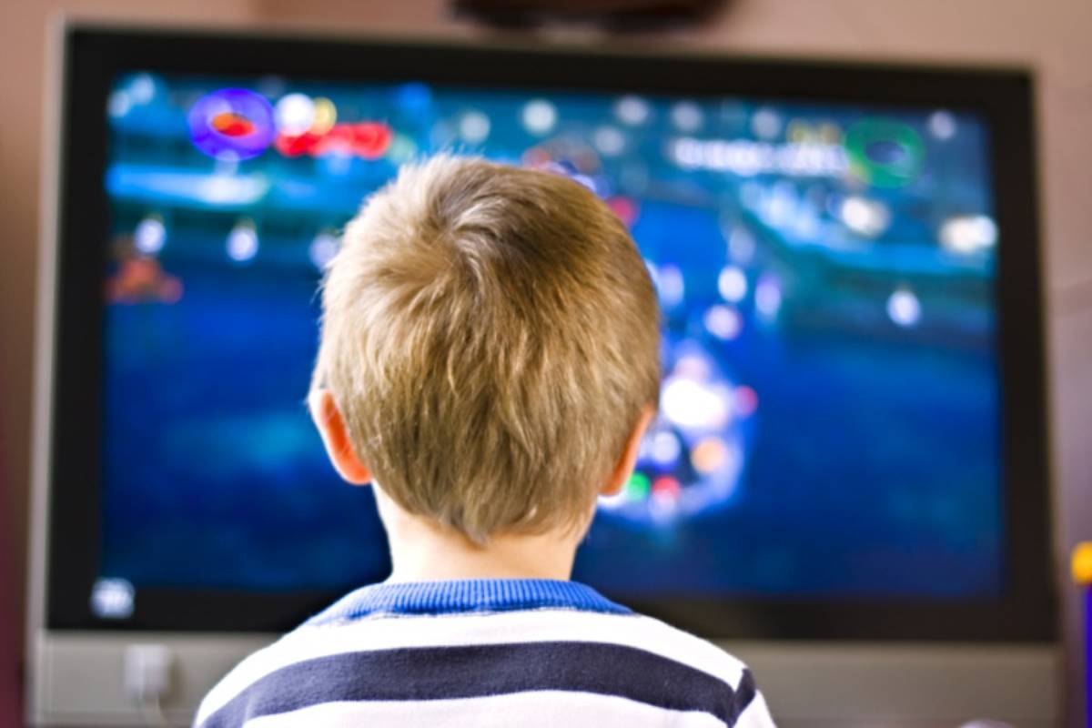 Današnja beba do 7. g. provest će godinu dana pred TV-om