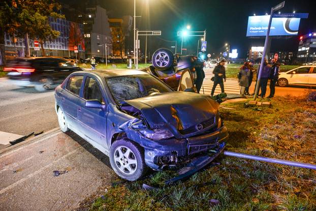 Zagreb: Teška prometna nesreća na aveniji Većeslava Holjevca