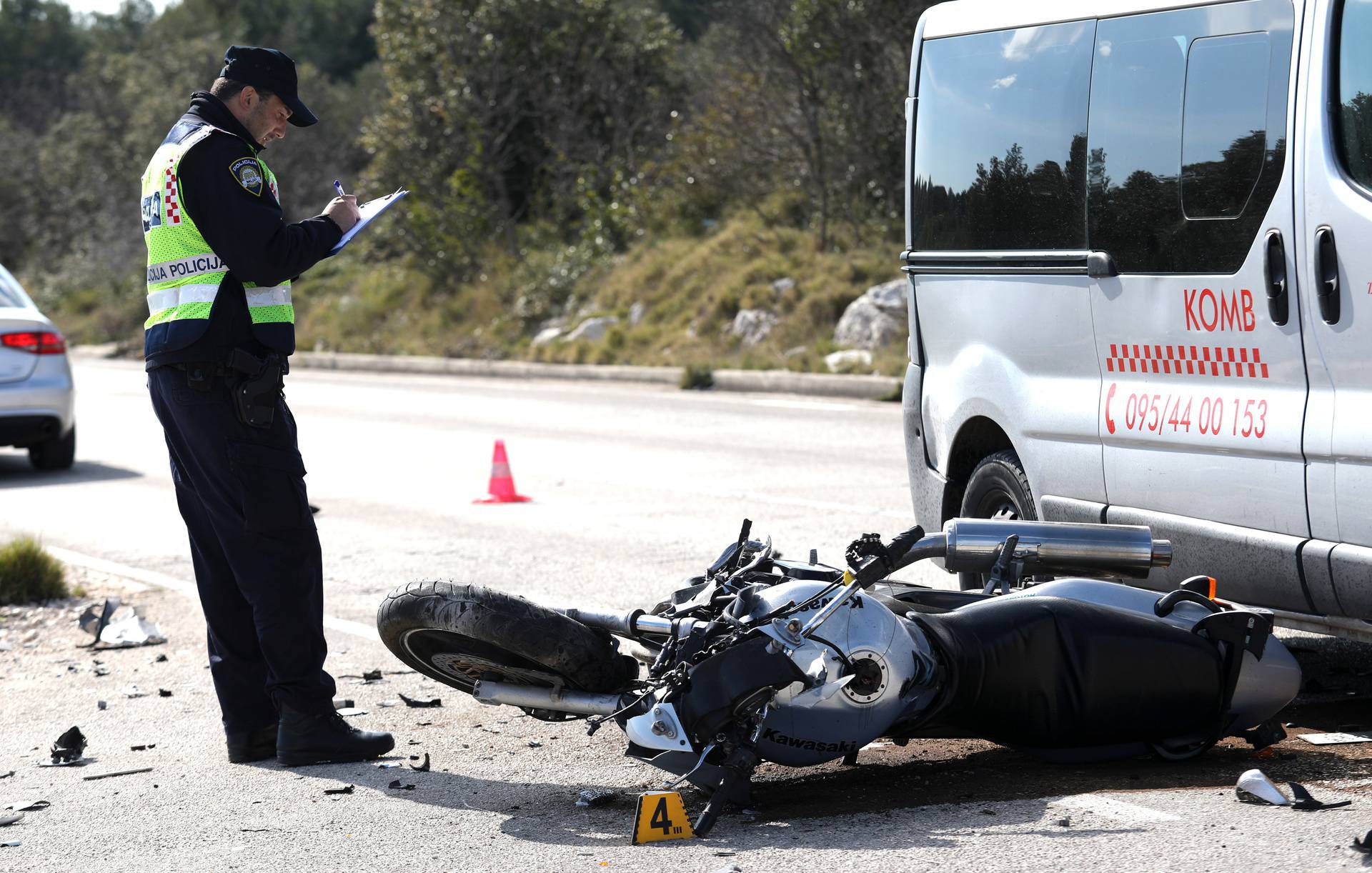 Šibenik: U prometnoj nesreći teško ozlijeđen motorist