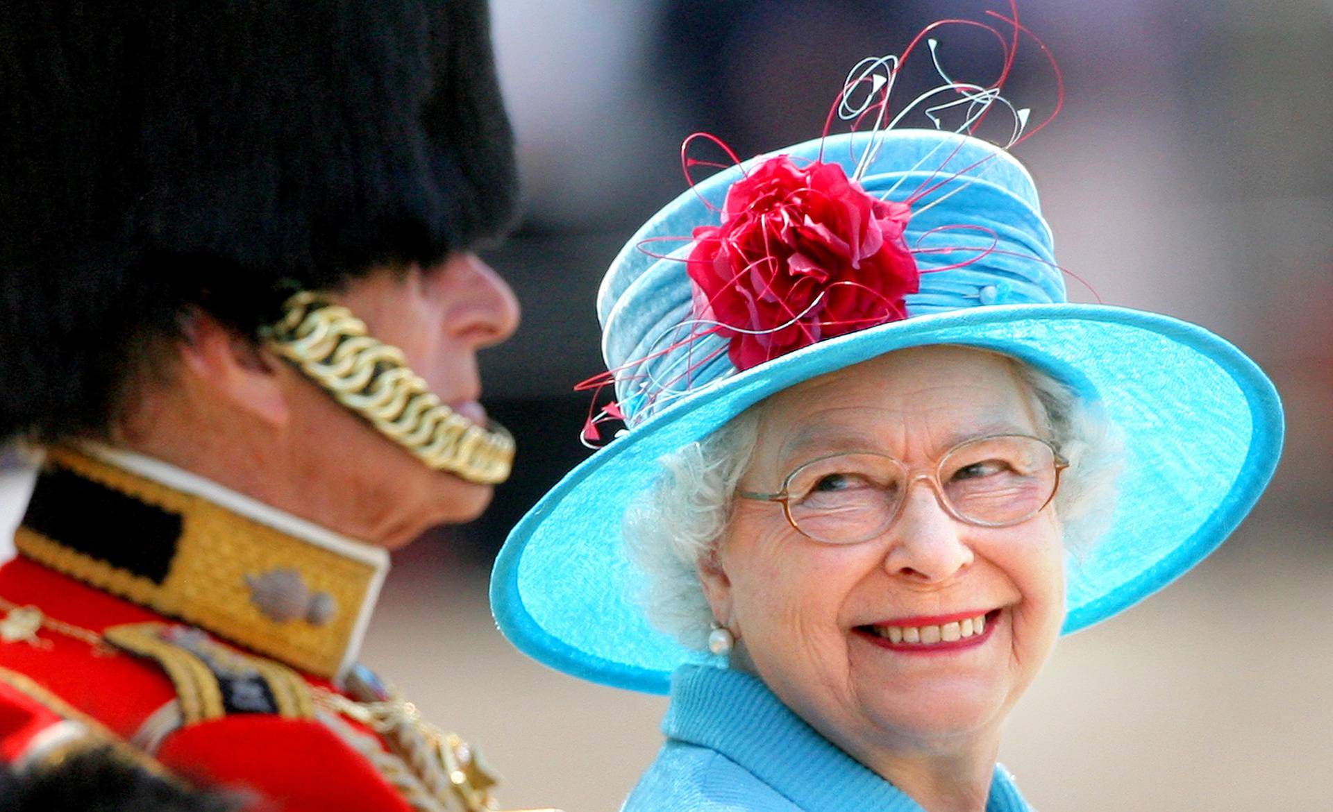 Kraljica Elizabeta II. iz opreza otkazala predboži?ni ru?ak