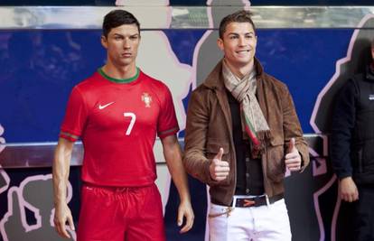 Ronaldo naručio voštanu lutku i naredio da pripaze na frizuru