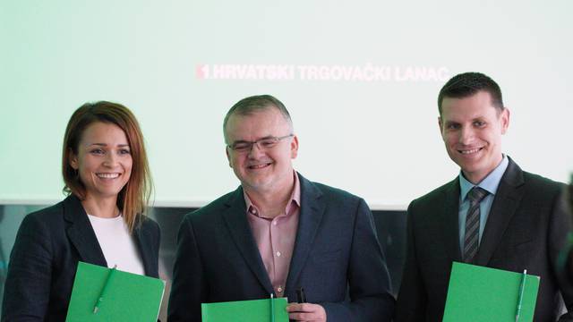 Pevec podiže minimalnu plaću za 1.000 kuna