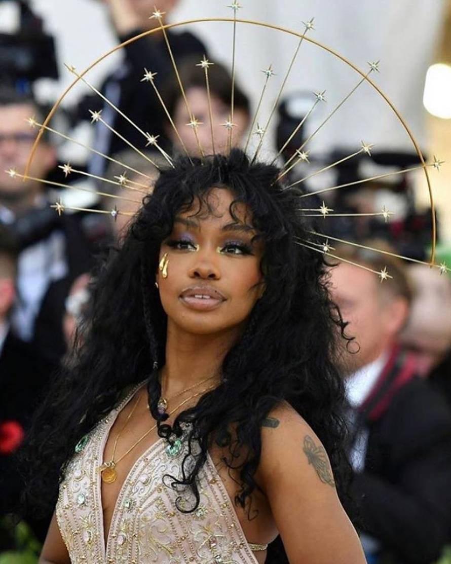 Rihanna je došla kao papa, a Perry obukla anđeoska krila...