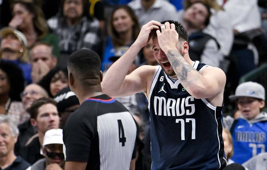 NBA: Golden State Warriors at Dallas Mavericks