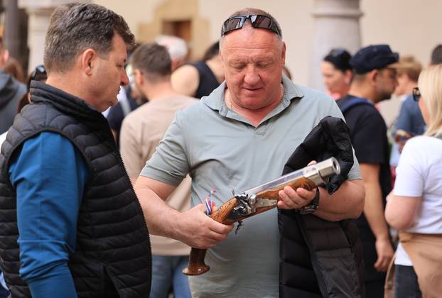 Stoljećima stara tradicija pucanja iz kubura na Uskrsni ponedjeljak u Velikom Taboru
