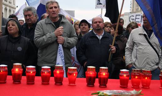 Radnici su zapalili svijeće za sve propale dalmatinske tvrtke