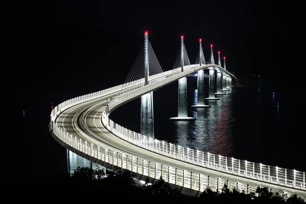 Pogled na Pelješki most iz Komarne