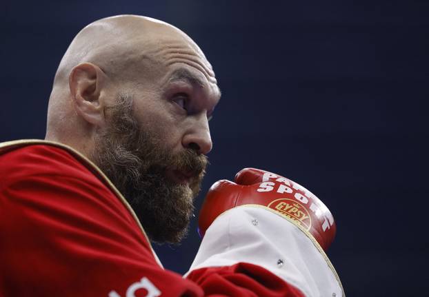 Oleksandr Usyk v Tyson Fury - Heavyweight World Title