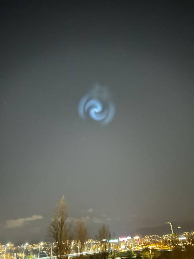 100 slika spiralnog fenomena na nebu koji je šokirao Hrvate
