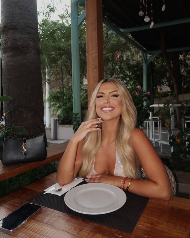 FOTO Koktel ljubavi realovaca i fatalne plavuše: Jedan s njom bio u vezi, drugi ju počeo dejtati