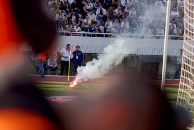 Split: Navijači na tribinama prate utakmicu Hajduk - Dinamo 