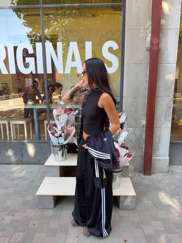 FOTO Sve nosi bez grudnjaka! Australka Eliza je cijela prirodna, kaže da voli slobodu