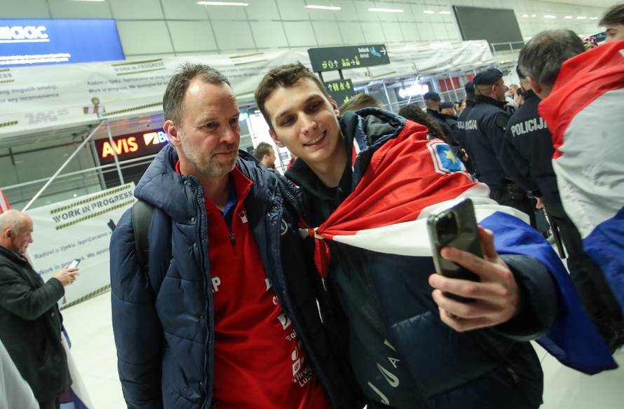 Doček brončanih rukometaša u Zračnoj luci Franjo Tuđman