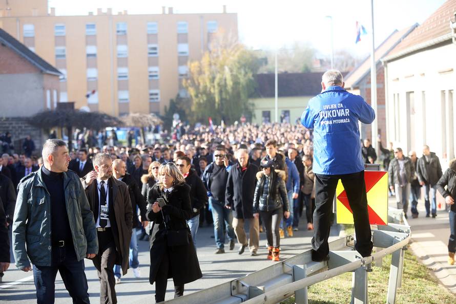 Hrvatska se danas u Vukovaru poklonila nevinim žrtvama