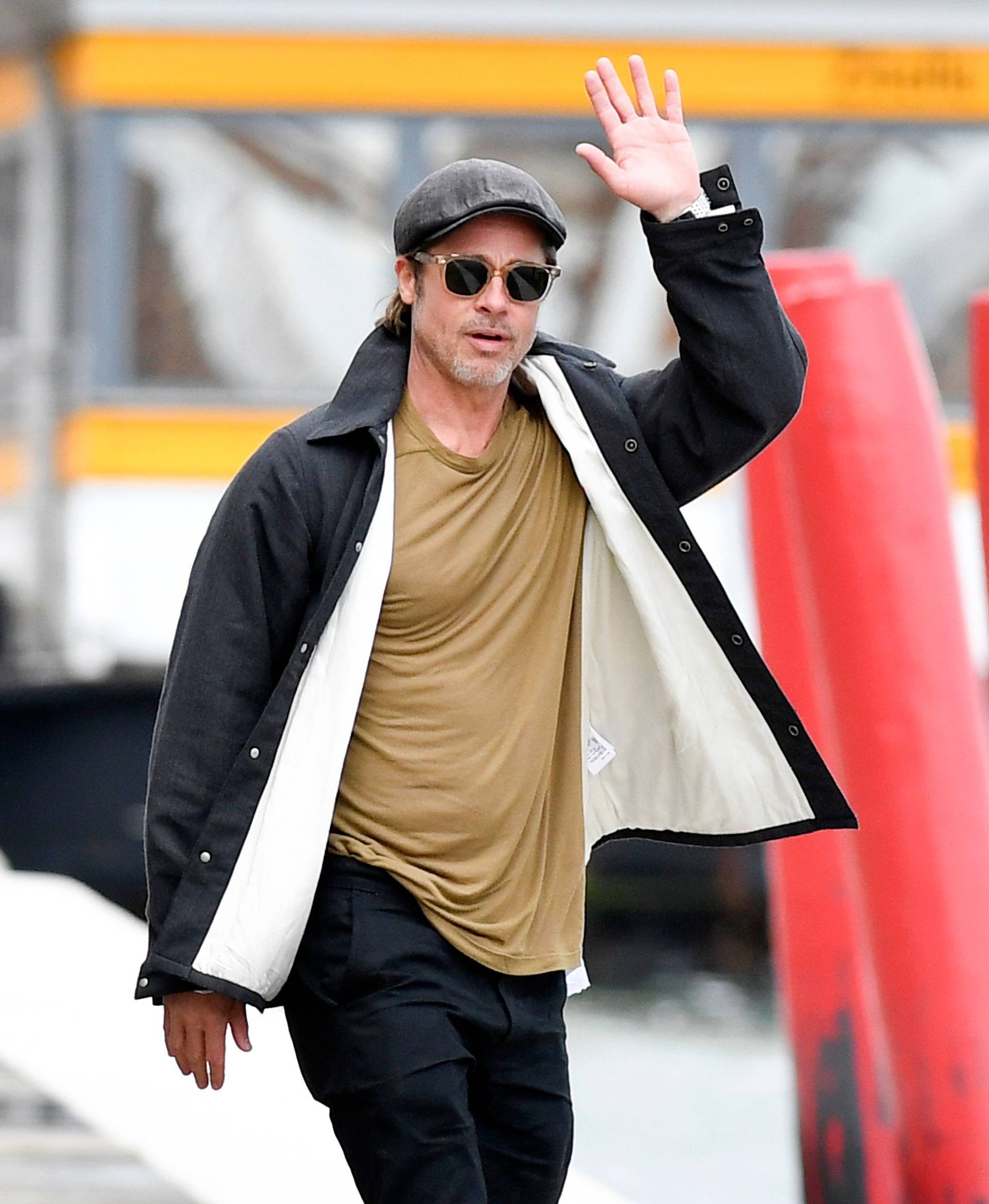 Brad Pitt spotted in Venice **Mailonline out**