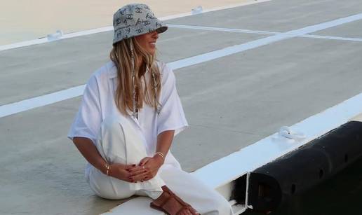 Retro kapica za sunčane dane: 'Bucket hat' neutralne nijanse