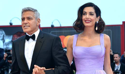 Clooney se ispričao putnicima aviona zbog buke svoje djece