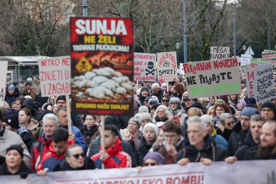 Zagreb: Prosvjed protiv kompleksa industrijskih megafarmi i klaonica peradi u Sisačko-moslavačkoj županiji